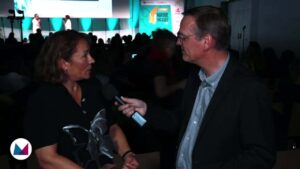 Isabelle Aprile reçoit le Prix de la Personnalité engagée, pour Sodexo La Passerelle